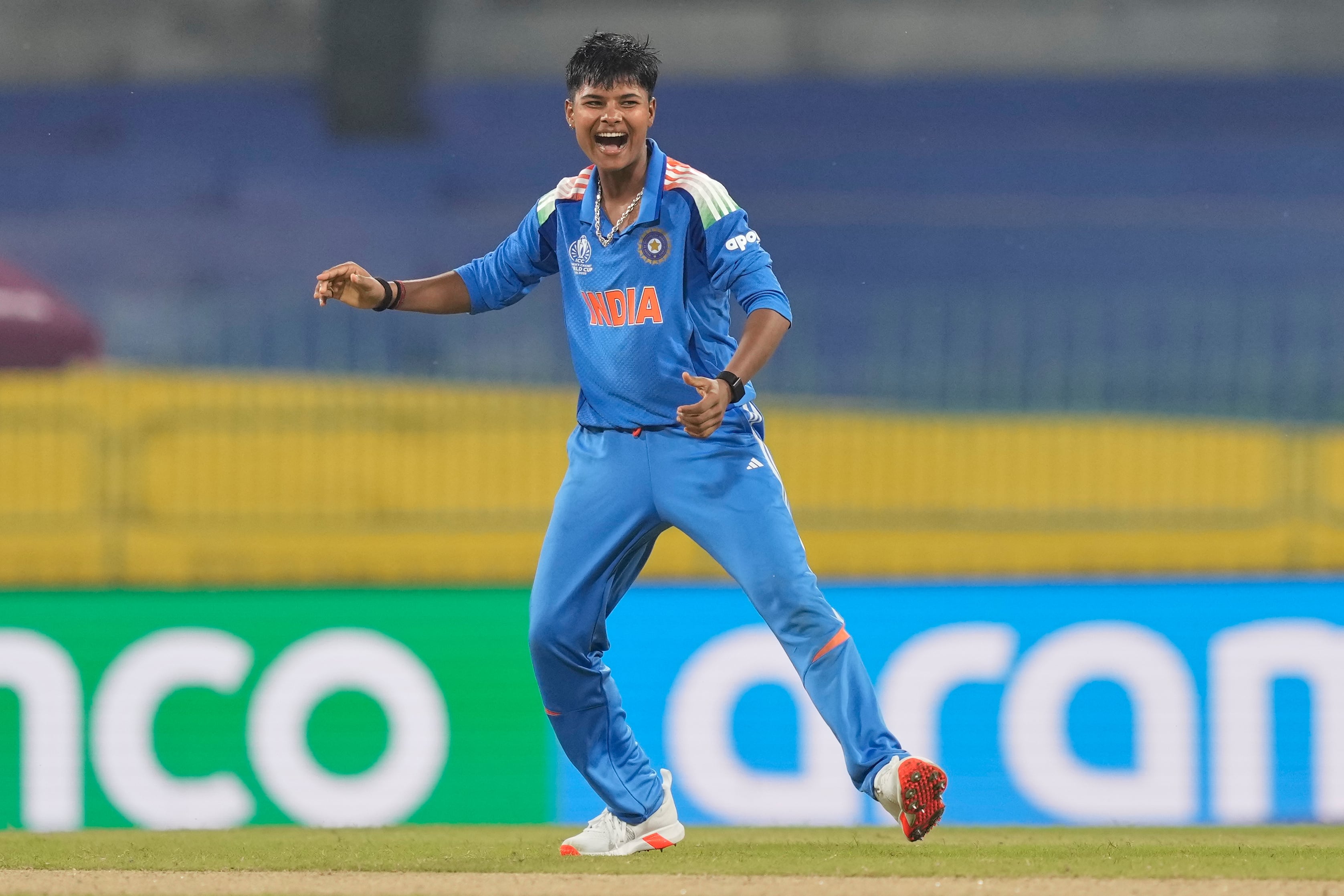India wins women's Asia Cup but yet again refuses to take trophy from Pakistani official