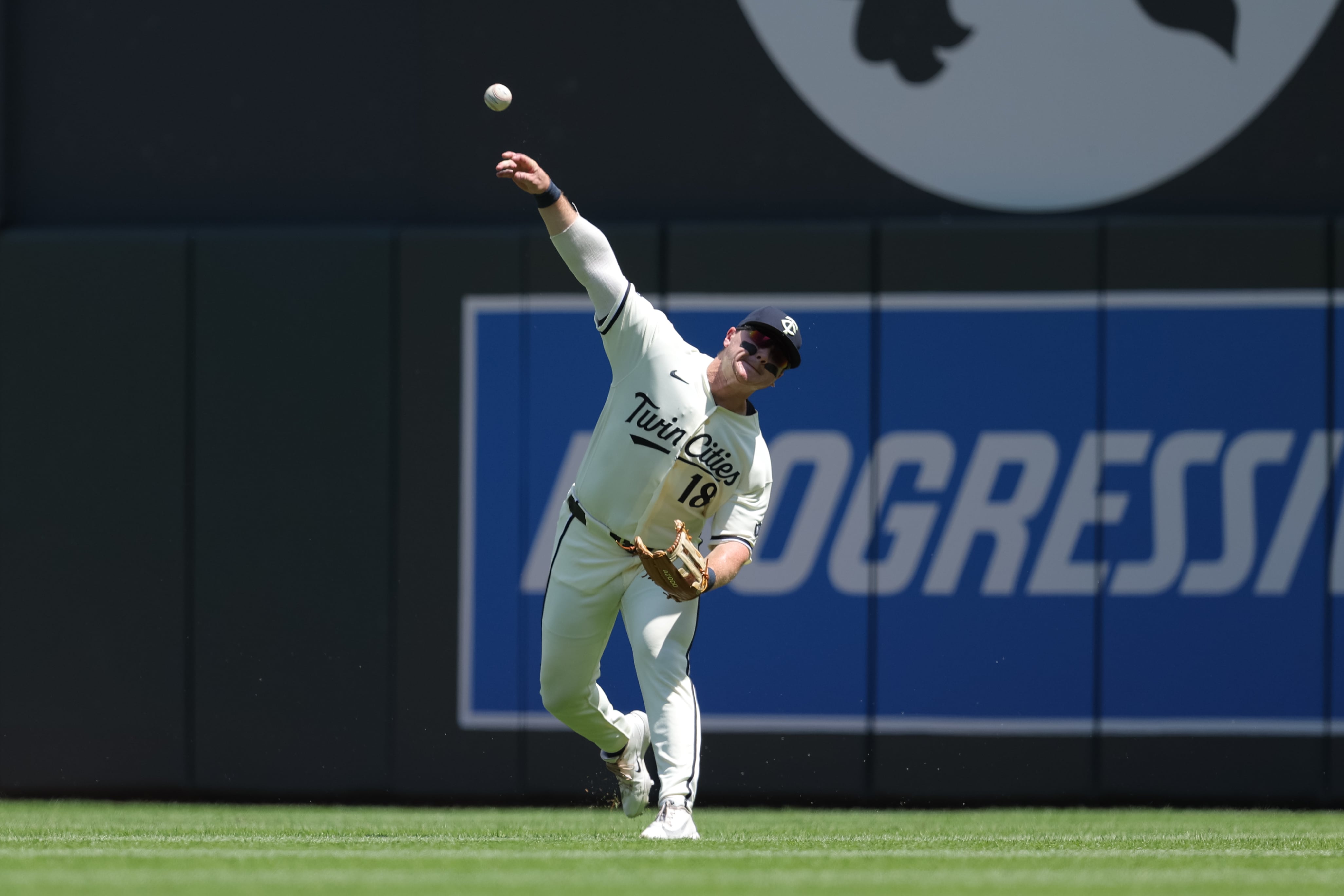Royce Lewis homers, doubles to lead Twins over Angels 5-3