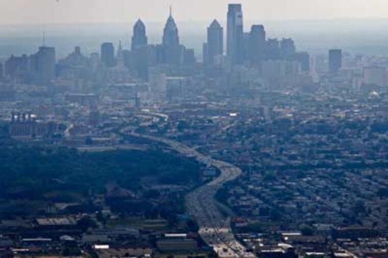 Extreme heat is settling over the region. Seen is a view of the Philadelphia skyline taken Monday from the Farmers Airship. (Alejandro A. Alvarez / Staff Photographer)