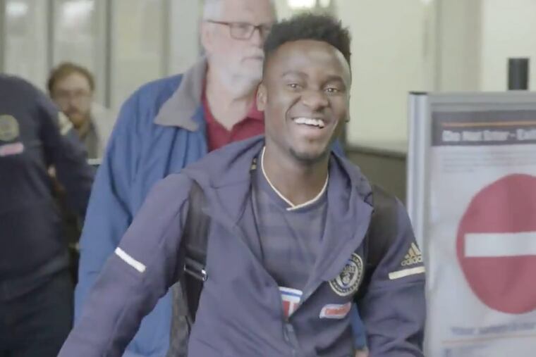 New Philadelphia Union winger David Accam showed off the team's new 2018 home jersey as he arrived in town for the first time after being traded here.