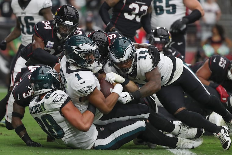 Philadelphia Eagles quarterback Jalen Hurts (1) scores a touchdown in the first quarter of a game against the Arizona Cardinals at State Farm Stadium in Glendale, Ariz. on Sunday, Oct. 9, 2022.