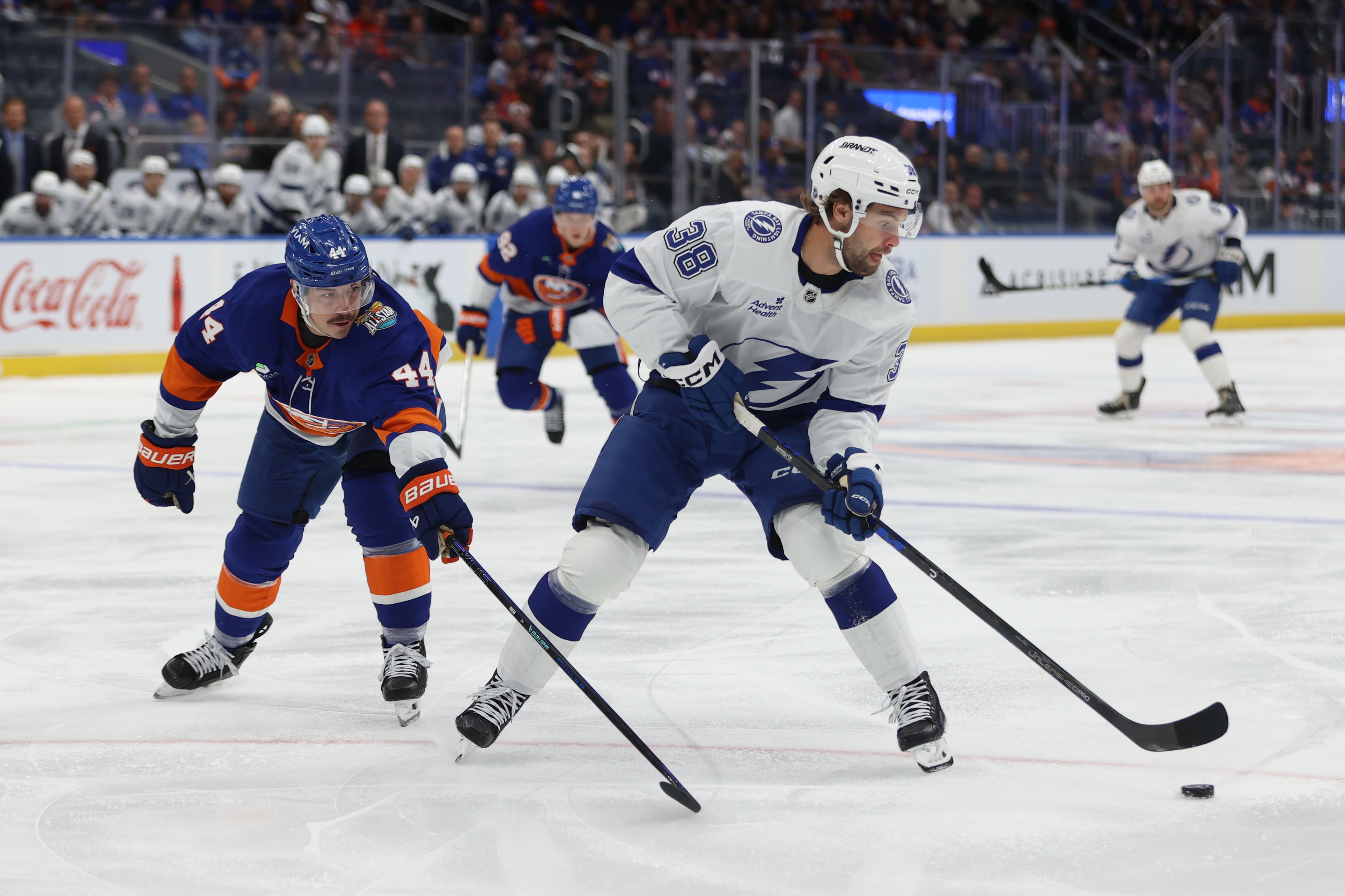 Hagel completes hat trick with 2 late goals as Lightning beat Islanders 5-3