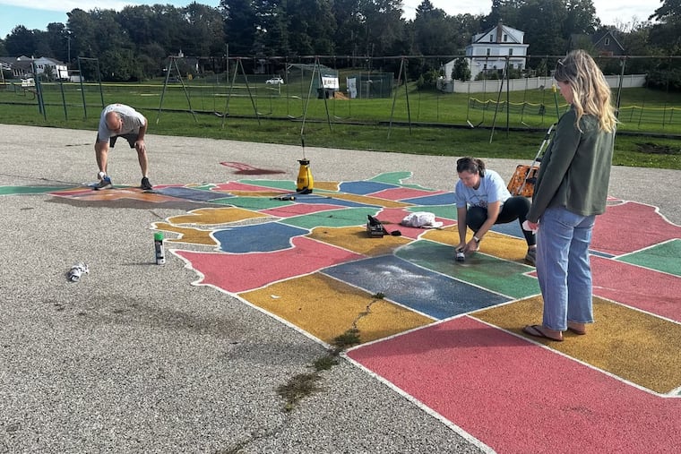A map mural painted by a local artist was defaced by racist graffiti at Glenside Weldon Playground last week.
