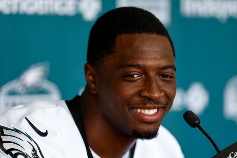 Second-year Eagle Quinyon Mitchell continued to switch sides at cornerback in Monday's workout.