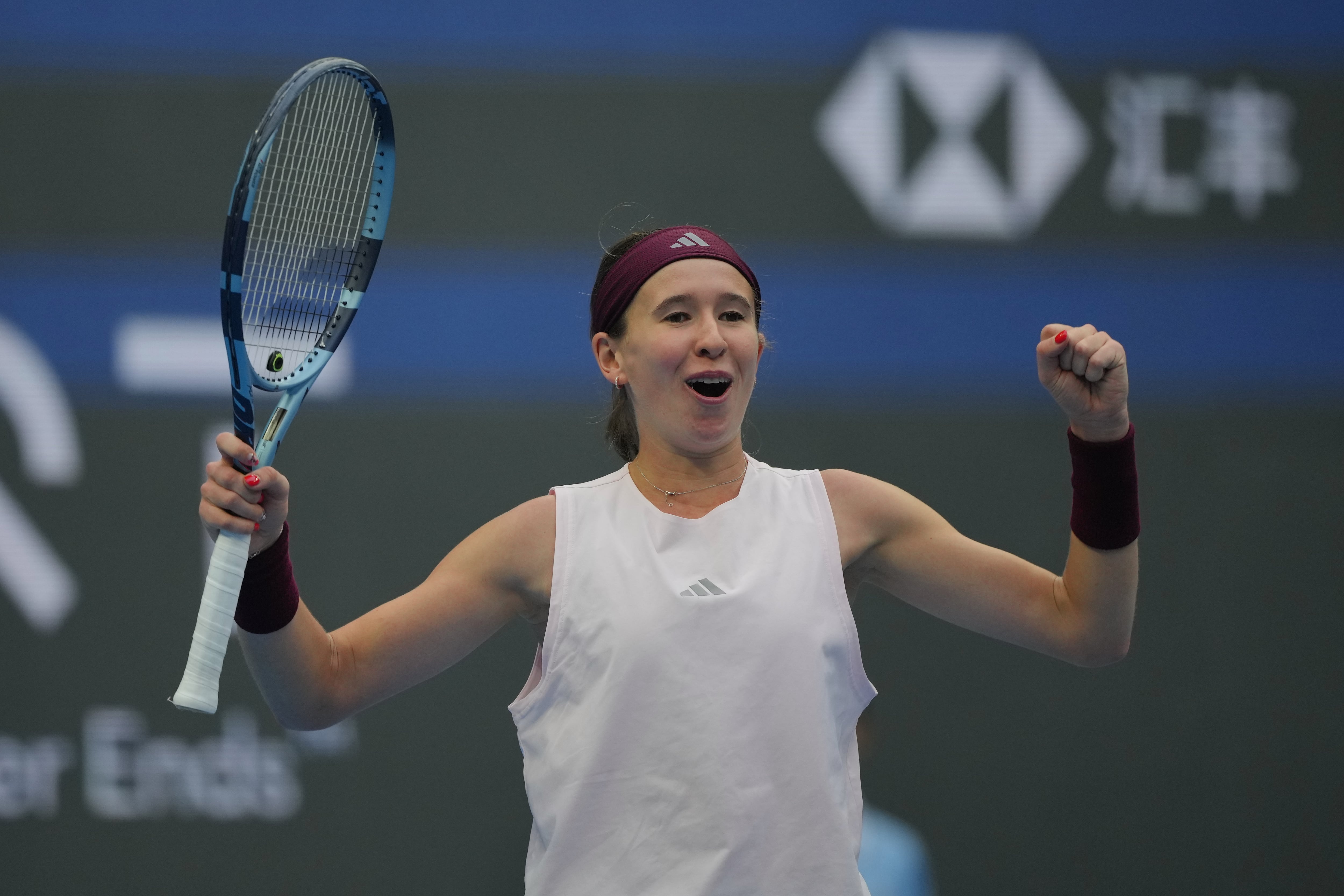 Bartunkova beats Muchova to reach China Open semifinals