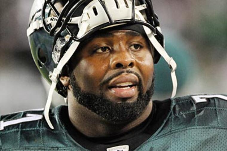 Jason Peters injured himself on March 27 while working out in Texas. (Clem Murray/Staff file photo)