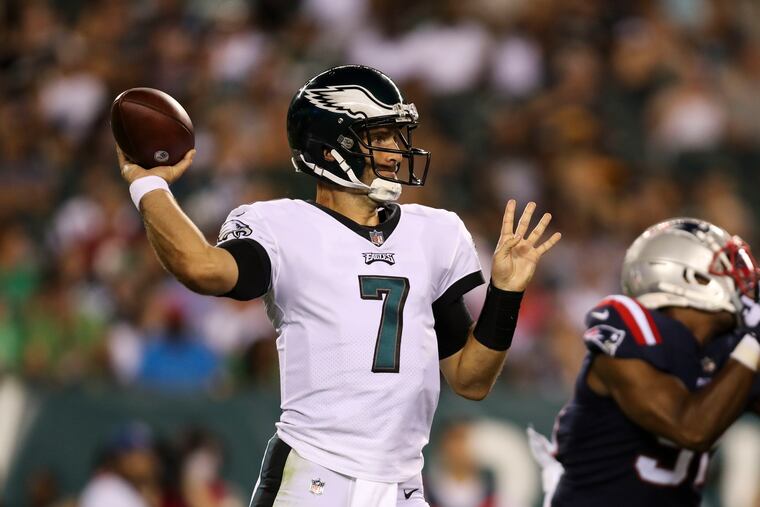 Eagles quarterback Joe Flacco passes against the Patriots.