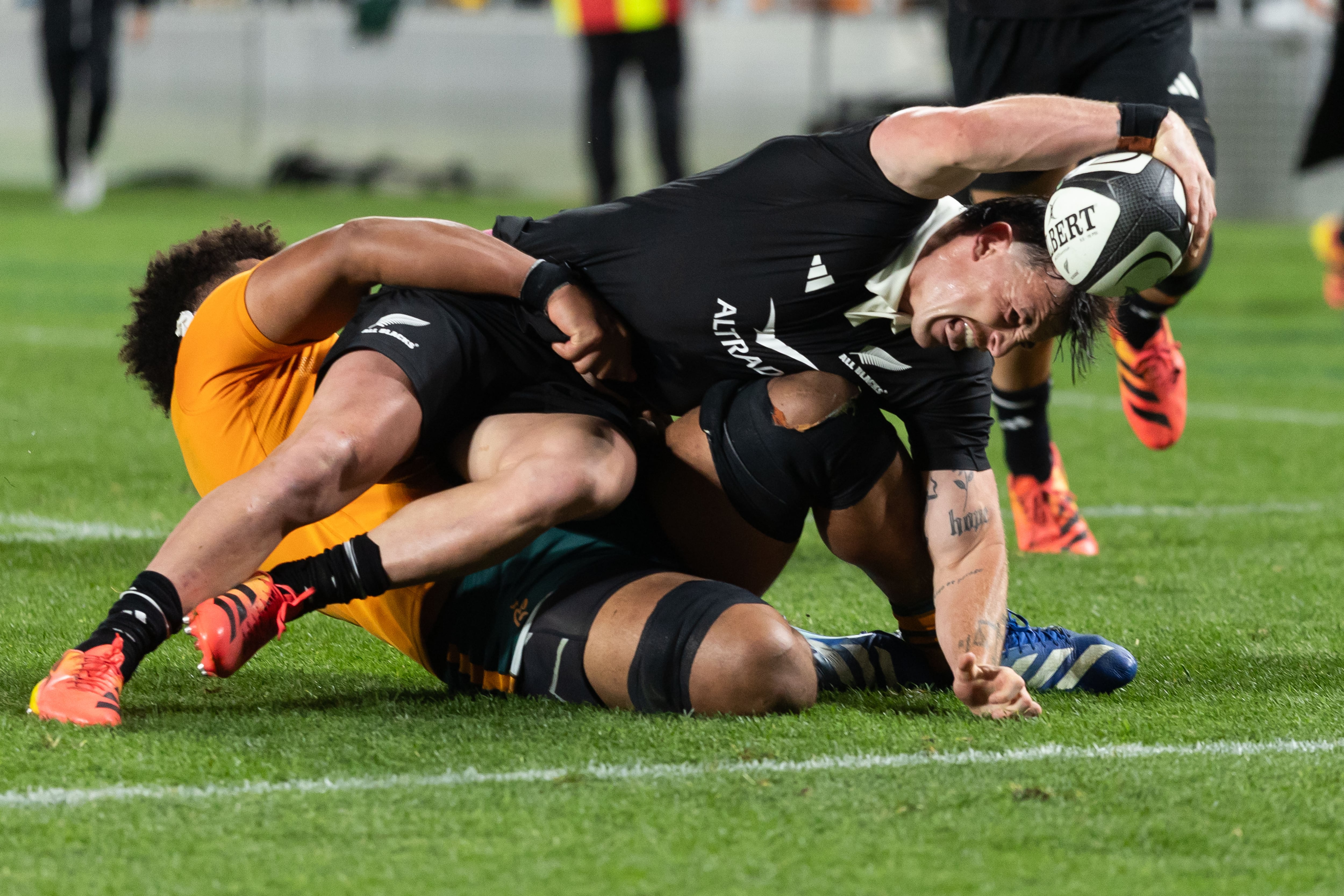 New Zealand beats Australia 50-19 to retain the Bledisloe Cup