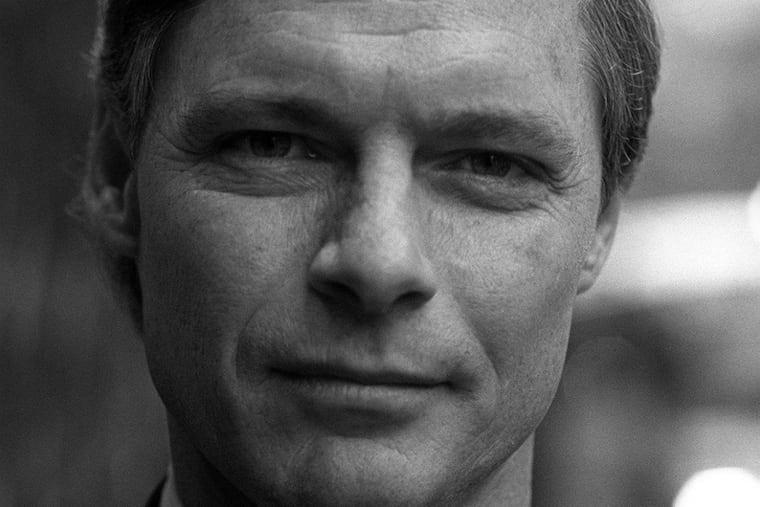 Headshot of attorney Christopher Warren circa March 2001.