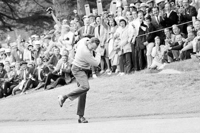FILE PHOTO Billy Casper reacts to sinking putt on 11th hole of a playoff with Arnold Palmer en route to winning 1966 U.S. Open