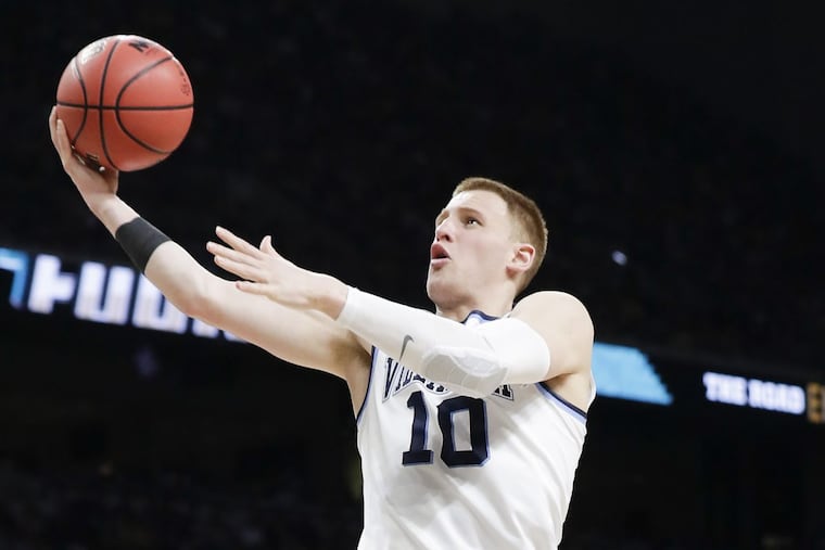 Villanova guard Donte DiVincenzo going in for a layup in the NCAA final.