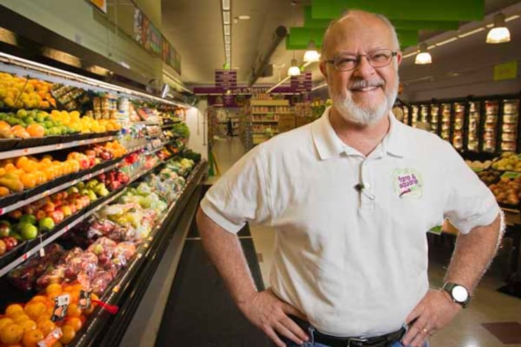 William Clark executive director of Philabundance at the Fare & Square supermarket 9th and Trainer in Chester, PA on Monday, December 23, 2013. ( ALEJANDRO A. ALVAREZ / STAFF PHOTOGRAPHER )