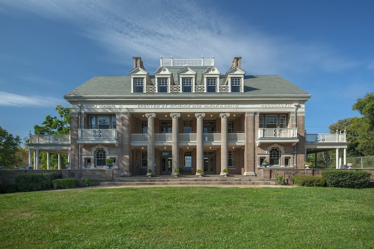 Smith Memorial Playground and Playhouse has received a $1 million donation from a Swiss family that will enable the Fairmount Park nonprofit to help pay for renovations of Smith's 16,000 square-foot playhouse.