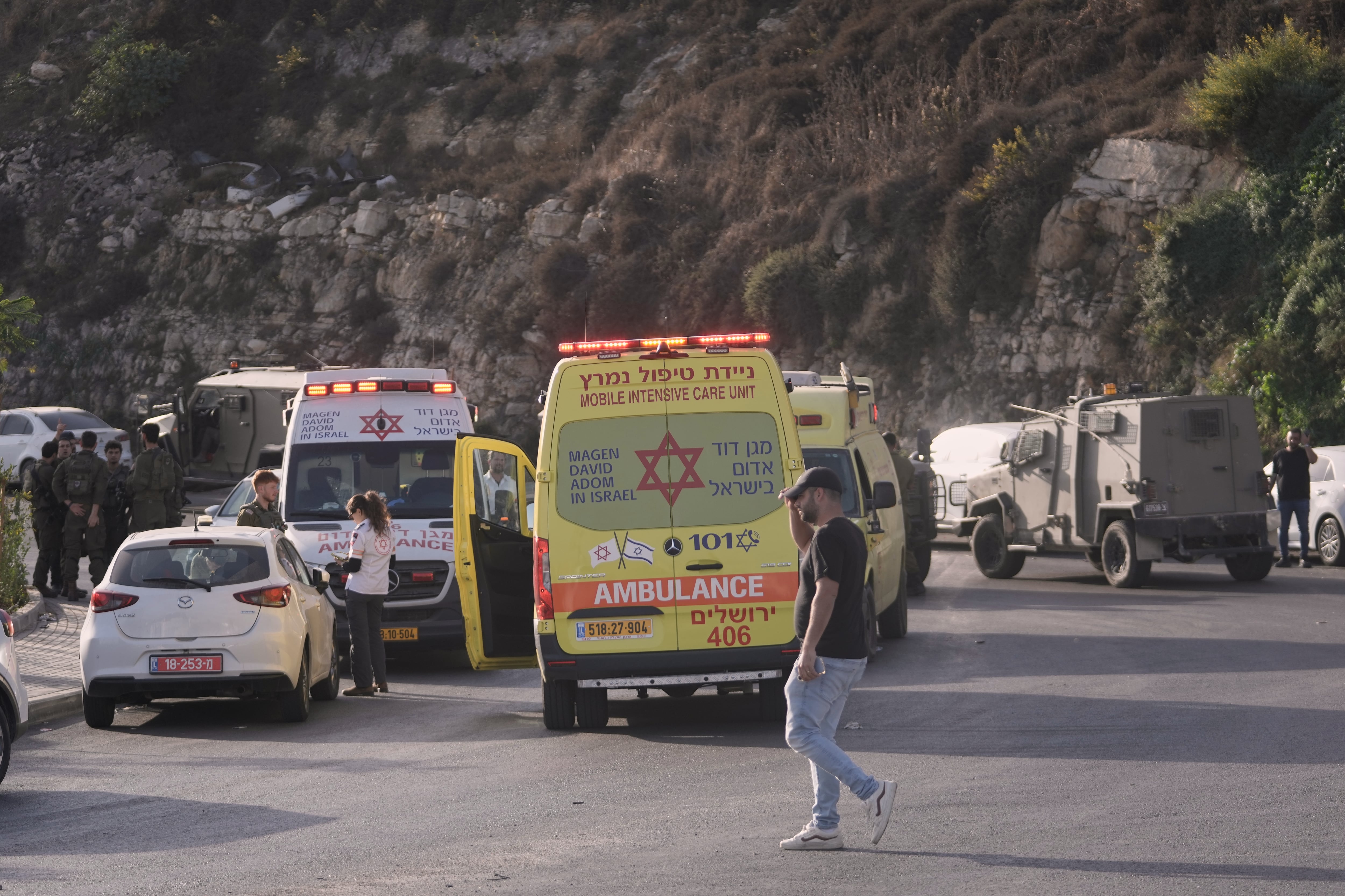 Netanyahu's office orders closure of West Bank after soldiers kill 2 men in behind an alleged attack