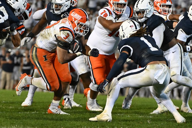 Penn State safety Jaylen Reed (1) closes in on Illinois running back Kaden Feagin on Saturday.