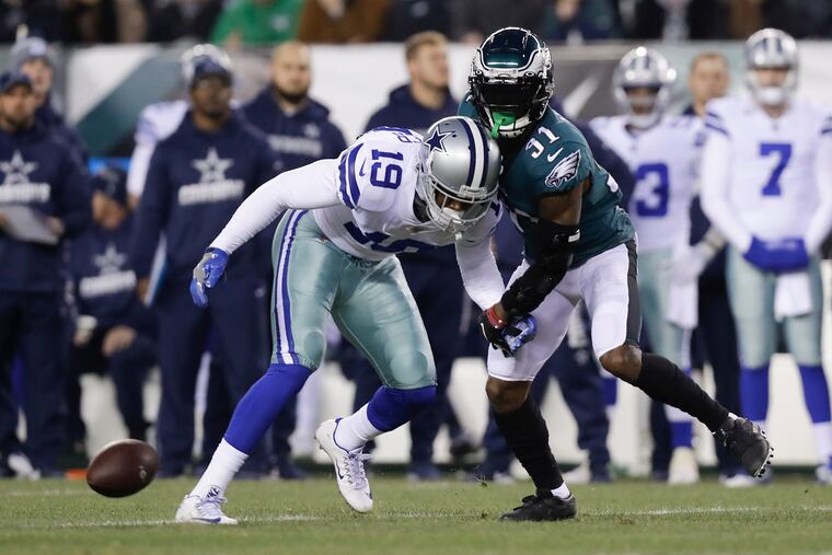 Cowboys wide receiver Amari Cooper (19) is a guy the Eagles need to stay away from in free agency if he's available, Joe Banner said.