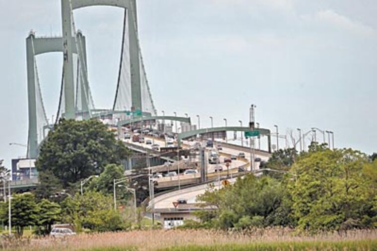 The Walt Whitman Bridge will have lane closures until 2014 as its deck is replaced and other work is done. (SHARON GEKOSKI-KIMMEL / Staff Photographer)