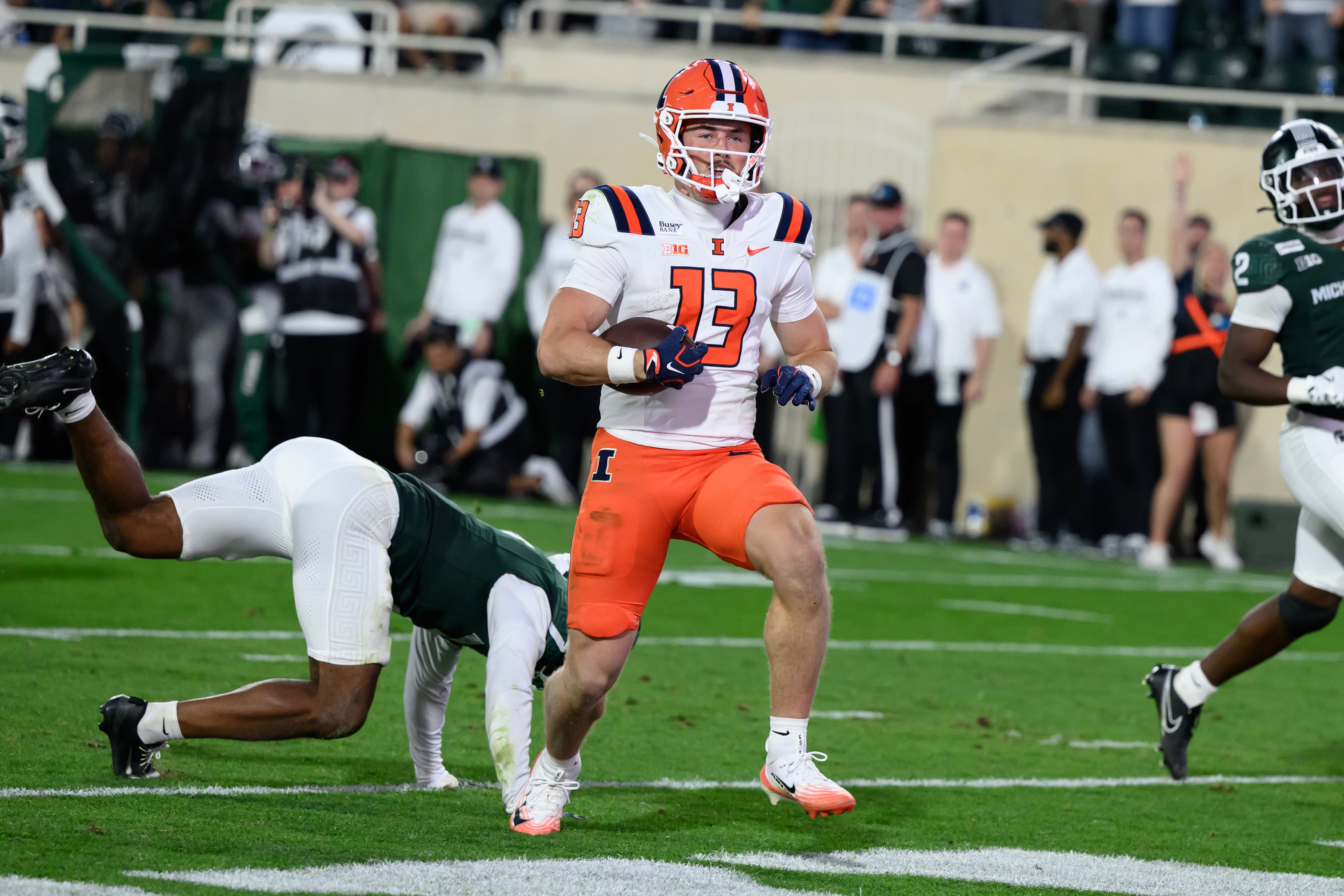 Illinois stops Michigan State's 2-point attempt in overtime, survives 38-37 thriller