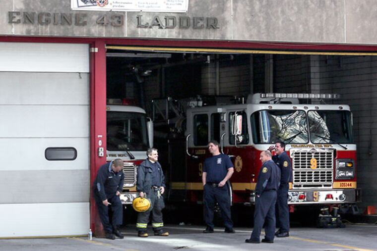 Engine 43 Ladder on Market Street. (Stephanie Aaronson/Philly.com)