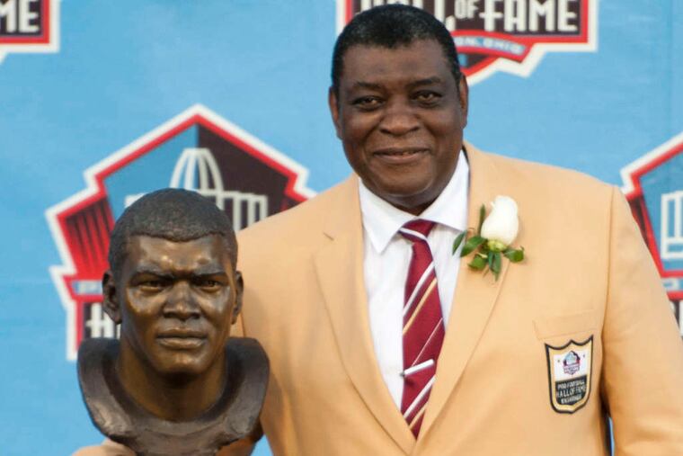 Dave Robinson with his Pro Football Hall of Fame bust. DAVID RICHARD / AP
