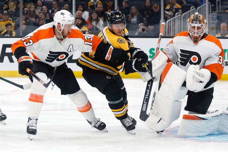 Flyers center Kevin Hayes had a mixed day at the office on Saturday in his return home to Boston.