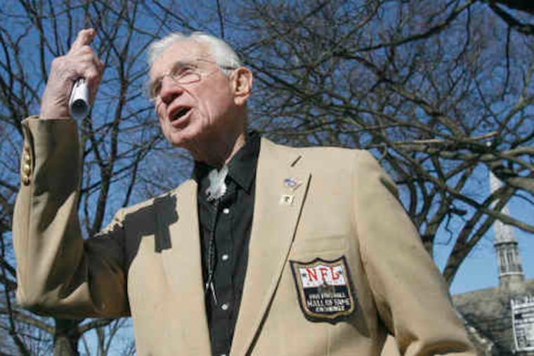 Hall of Famer and former Eagles great Chuck Bednarik speaks of Tom Brookshier. "I'll remember him as an outstanding football player," he said.