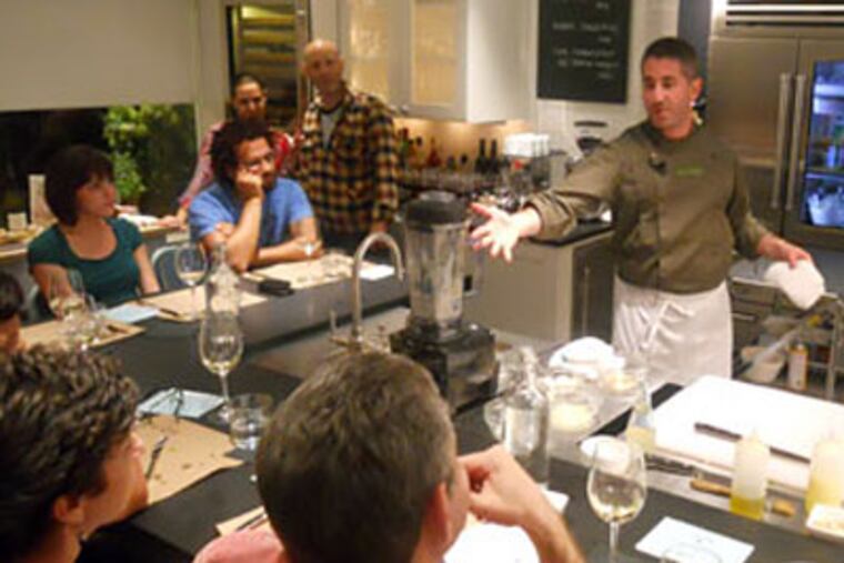Chef Michael Solomonov regales a class at Cook. (Michael Klein / Philly.com)