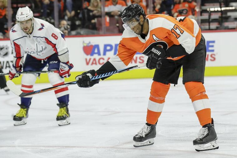 Wayne Simmonds, right, returns to the lineup just in time for Wednesday night’s pivotal matchup against visiting Pittsburgh.