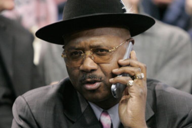Howard Porter, pictured courtside at a 2006 NCAA tournament game featuring Villanova, helped guide the Wildcats to the 1971 NCAA final against UCLA. He died Saturday at age 58.