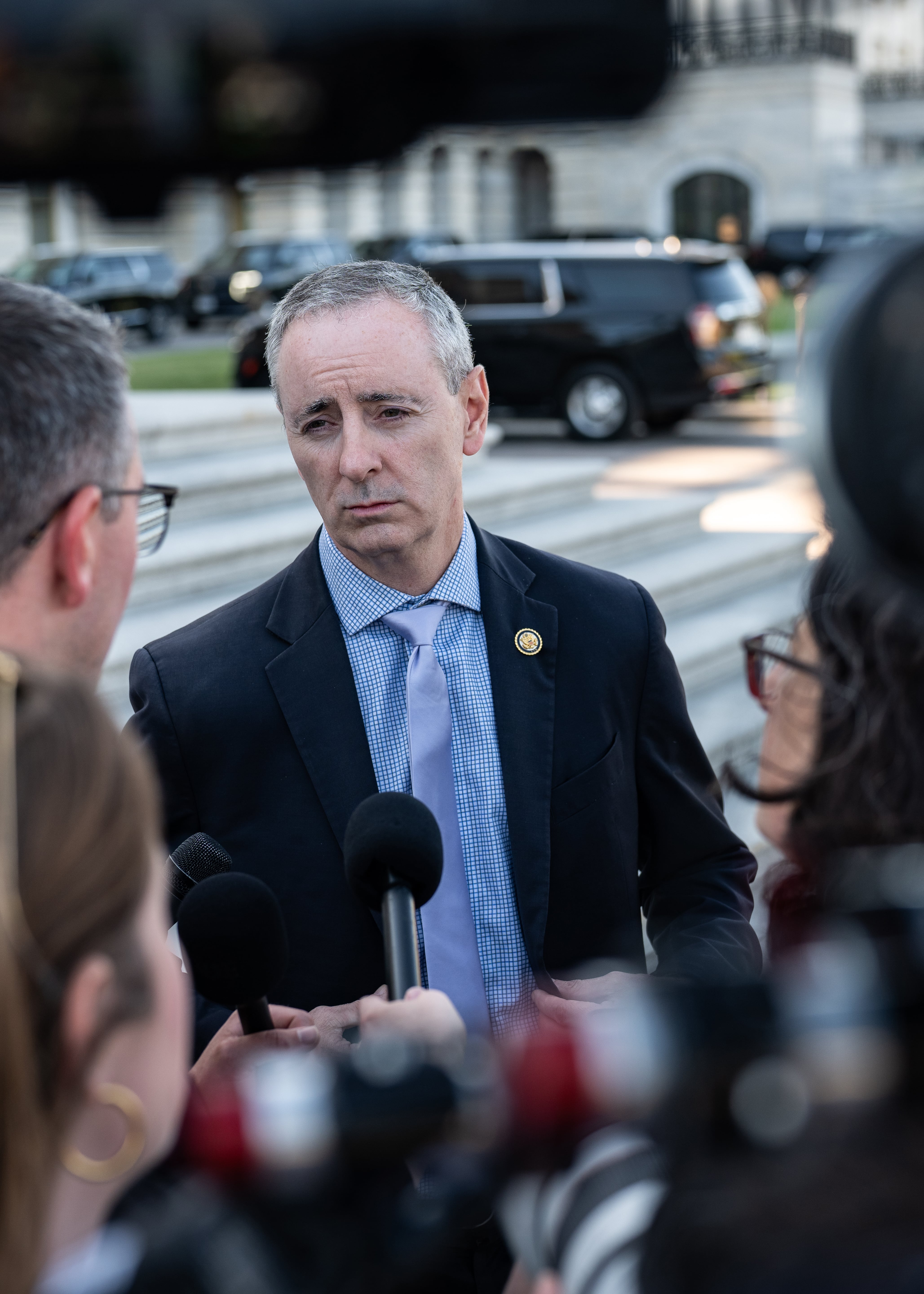 Lawmakers plan to block Trump nominees over Ukraine satellite network restrictions