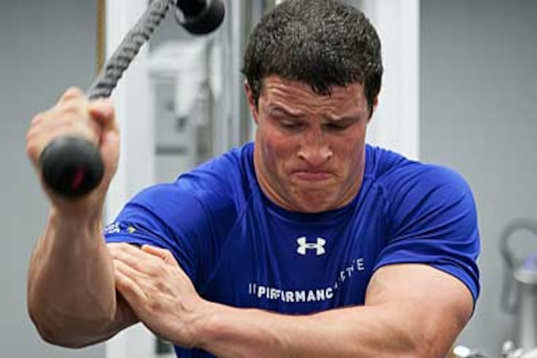 Boston College linebacker Luke Kuechly trains for the NFL combine at IMG Academy in Bradenton, Fla. (Handout Photo)