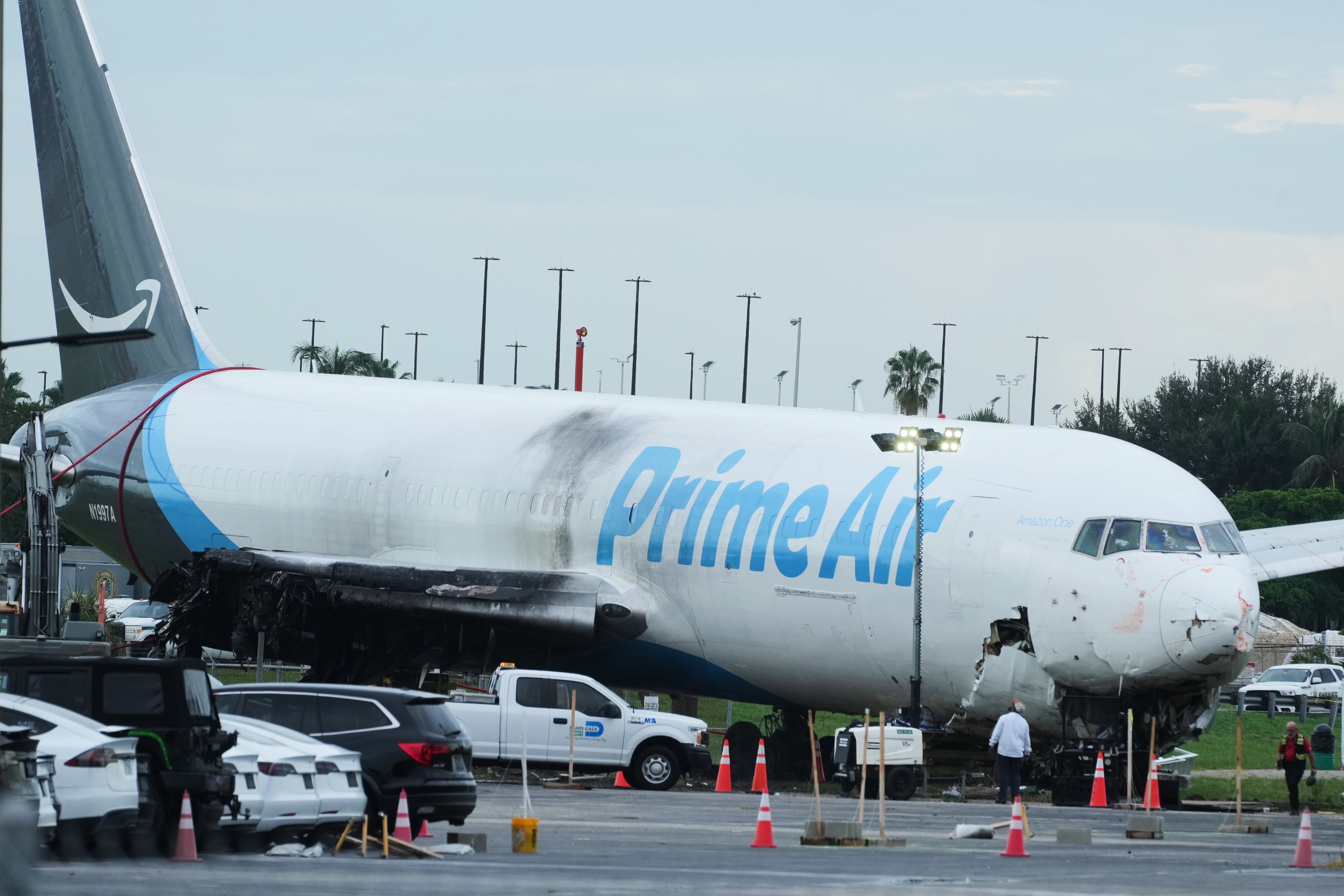 Amazon suspends use of 21 Air, the cargo carrier whose plane careened off Miami runway and killed 5