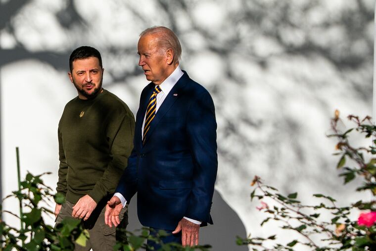 U.S. President Joe Biden and President of Ukraine Volodymyr Zelensky walk to the Oval Office of the White House on Wednesday, Dec 21, 2022.