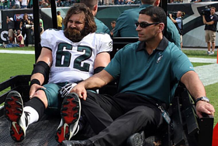 Jason Kelce suffered an injury in the third quarter of the Eagles' win. (Yong Kim/Staff Photographer)