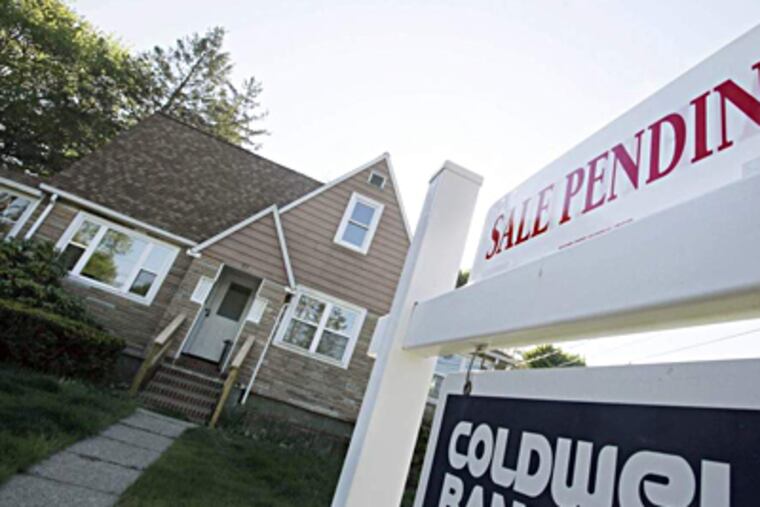 Some veteran real estate agents in the Philadelphia region say they see little value in a new Web service that aims to rank them in order to help buyers and sellers choose the best ones. BILL SIKES / Associated Press