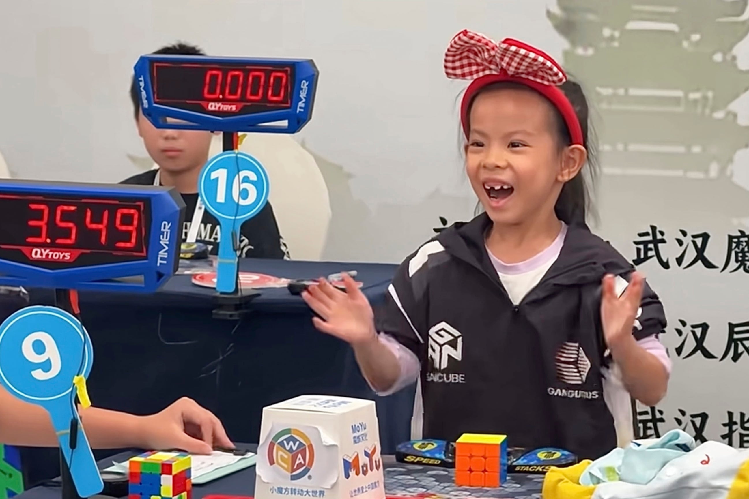 6-year-old Chinese girl sets women’s Rubik’s Cube speed record