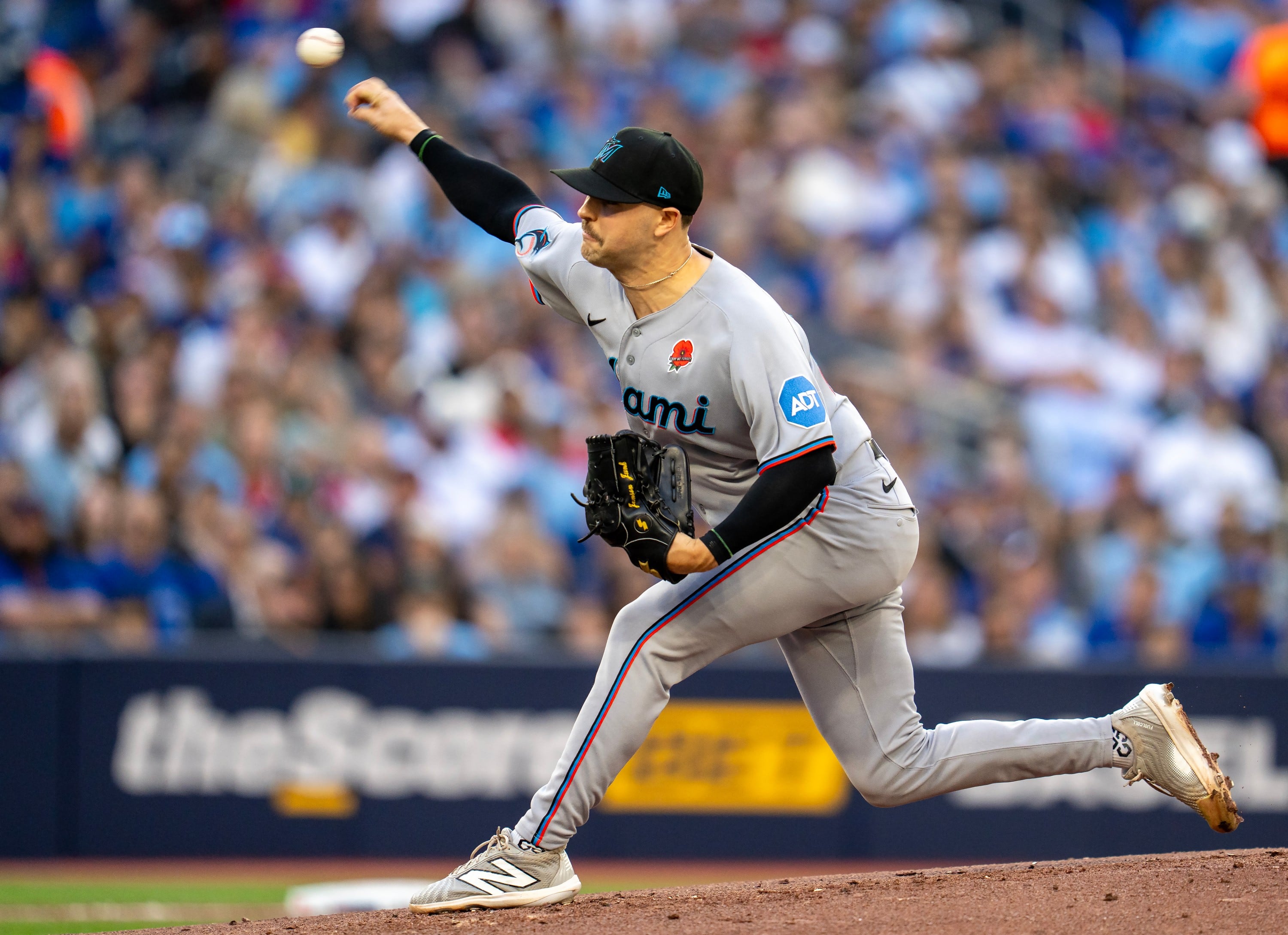Marlins place pitcher Janson Junk on the 15-day IL with shin inflammation
