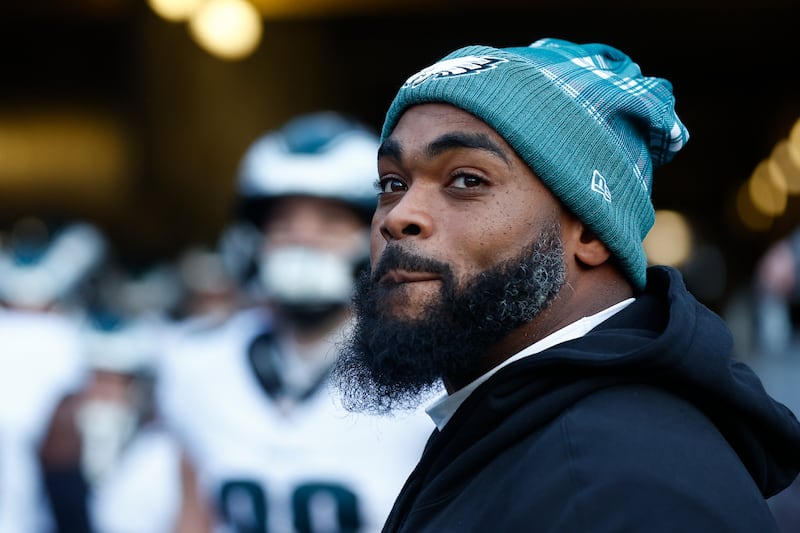 Jim Nantz shouts out Philly boxing legend Joe Frazier, Tony Romo teases ...