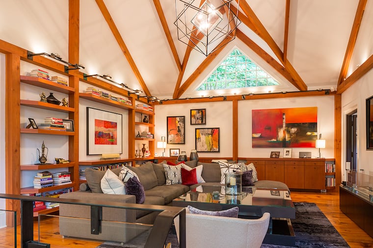 Fern Coppedge, the cottage’s original owner, painted her famed impressionist landscapes while she lived there. Today, Lumberville hosts gatherings for her fans.