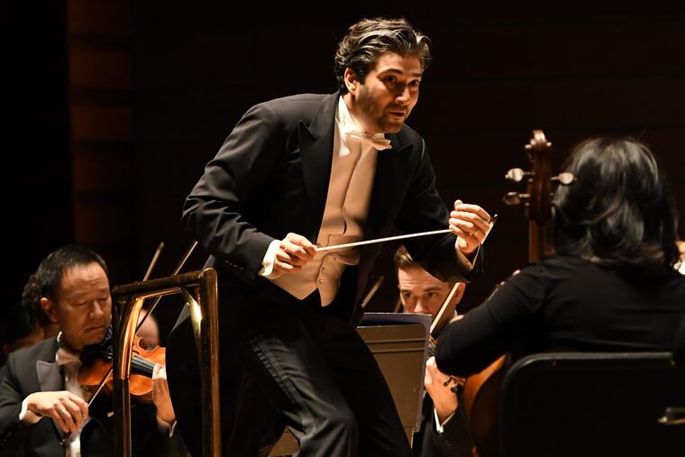 David Afkham conducts the Philadelphia Orchestra.