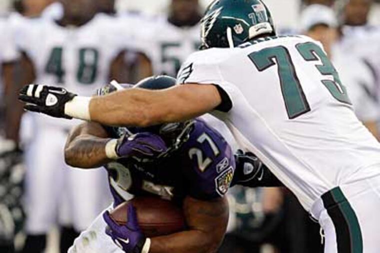 The Eagles re-signed Derek Landri (right) after placing Antonio Dixon on injured reserve. (David Maialetti/Staff Photographer)