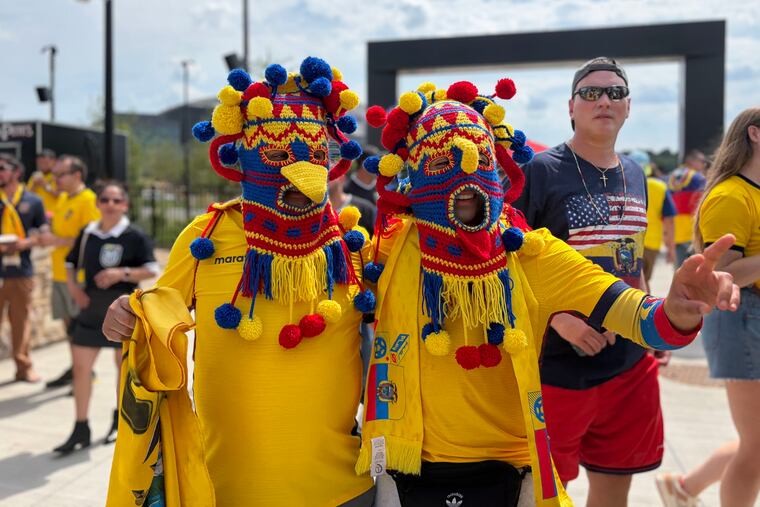 Photo: Inquirer.com La ferveur des supporters équatoriens sur les marches de l'Art Museum