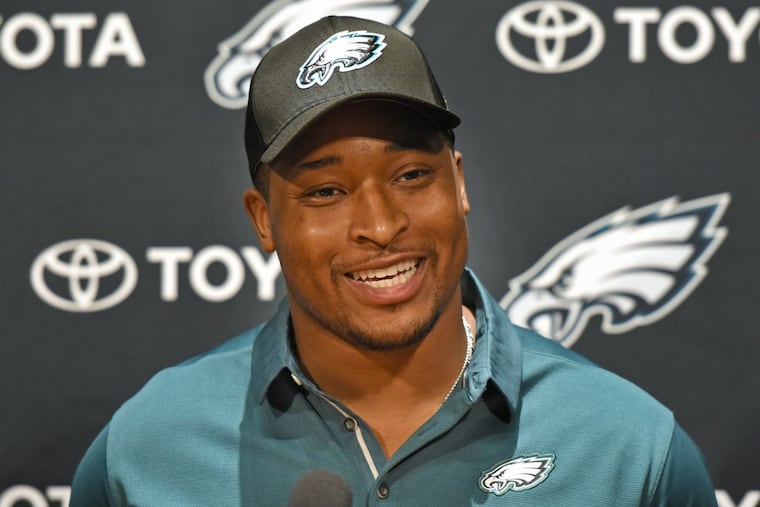Linebacker Corey Nelson signed a one-year, $1.6 million contract with the Philadelphia Eagles.