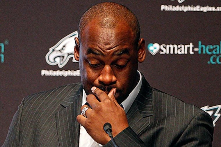 Former Eagles quarterback Donovan McNabb. (David Maialetti/Staff Photographer)