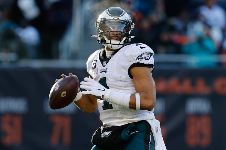 Jalen Hurts, who sprained his shoulder in Week 15 against the Chicago Bears and missed last week's game at Dallas, returned to practice on Thursday.