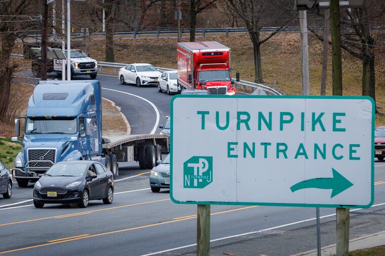 Vehicles exiting Exit 3 of New Jersey Turnpike at South Black Horse Pike in Bellmawr.