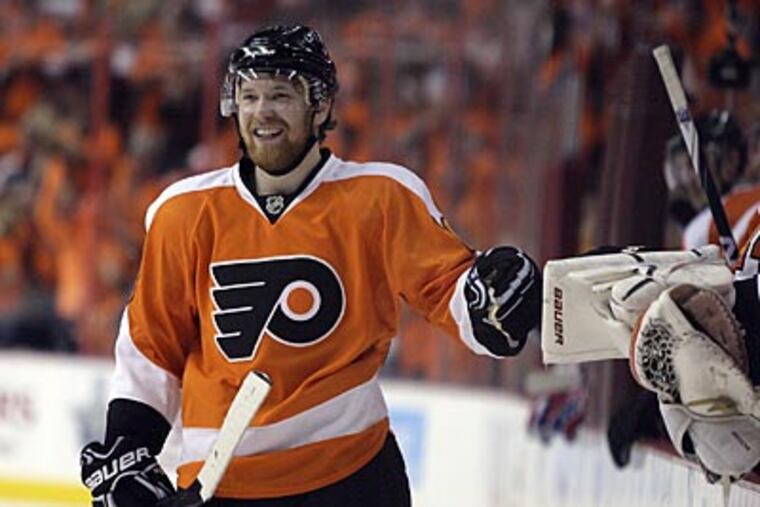 Claude Giroux has 17 points in 17 playoff games, and his plus-10 is the highest among the Cup finalists. (Yong Kim / Staff Photographer)