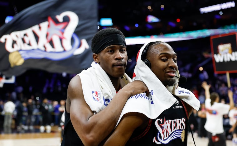 Sixers rookie VJ Edgecombe (left) will get his first taste of postseason basketball during Wednesday's play-in game. Tyrese Maxey also got his first taste during his rookie season.
