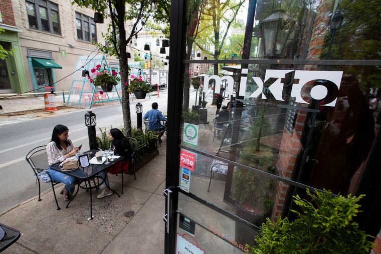 Mixto offers a Cuban-inspired happy hour on Sundays, Tuesdays, Wednesdays, and Thursdays.