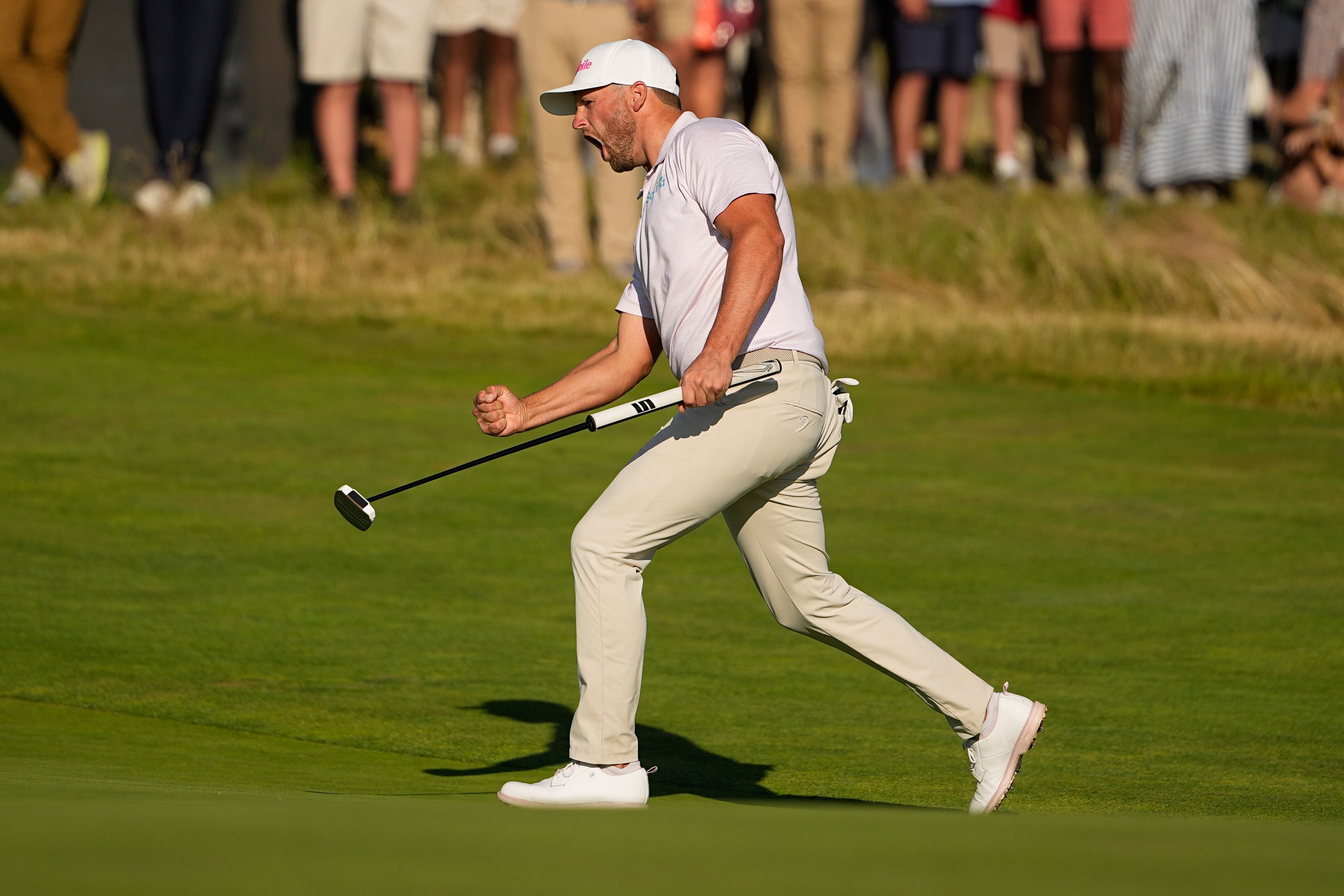 Wyndham Clark avoids record collapse and holds on to win the US Open